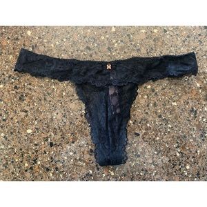 NWOT Savage x Fenty Floral Lace thong with X charm